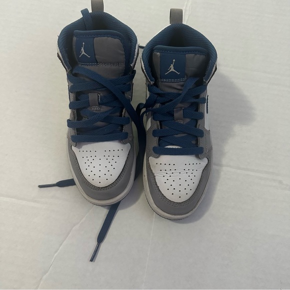 Air Jordan 1 Blue White Gray Toddler Size 13c Sneakers - Picture 2 of 7